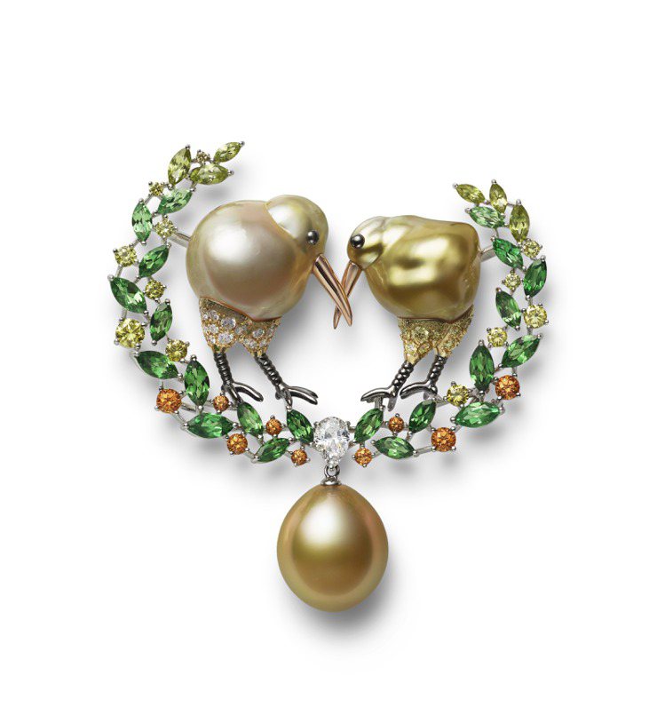 Mikimoto Wild And Wonderful頂級珠寶系列大洋洲－奇異鳥造型胸針，約139萬元。圖／ MIKIMOTO提供