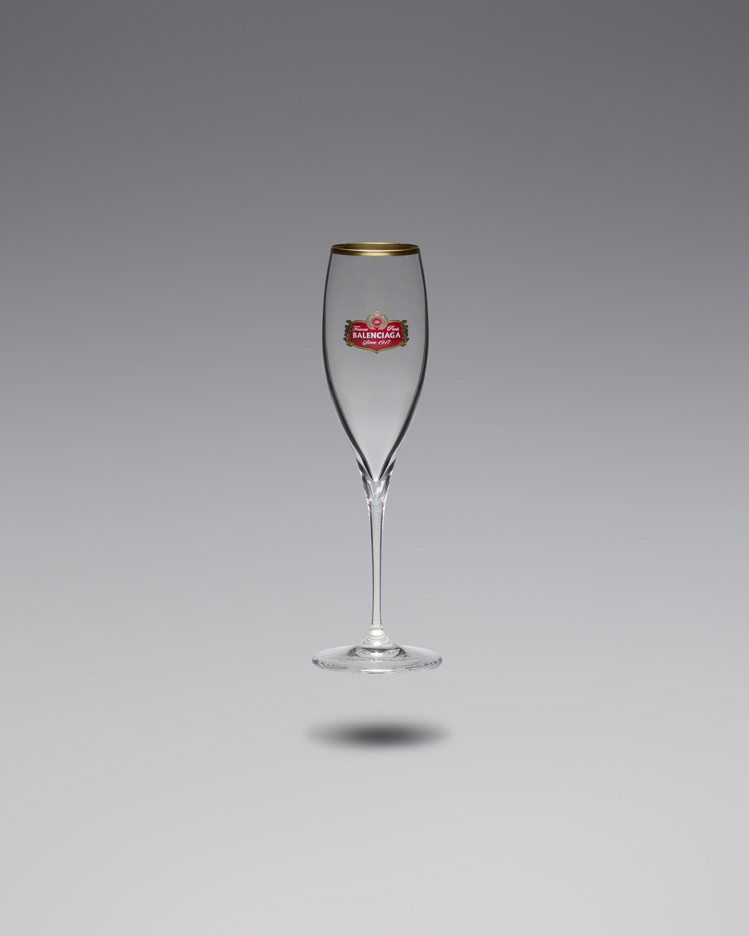 Objects靈感假日系列金色玻璃杯，價格店洽。圖 / Balenciaga提供