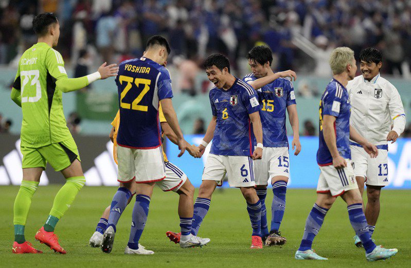 日本隊陣中只有３人沒有旅歐經驗，其中更有８人在德國踢球，根本就是「偽歐洲隊」！ 美聯社