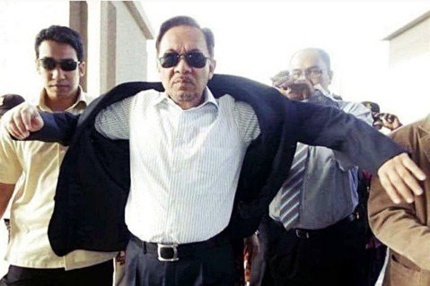 公正黨主席、前副首相安華（Anwar Ibrahim）11月24日獲得任命、接任...