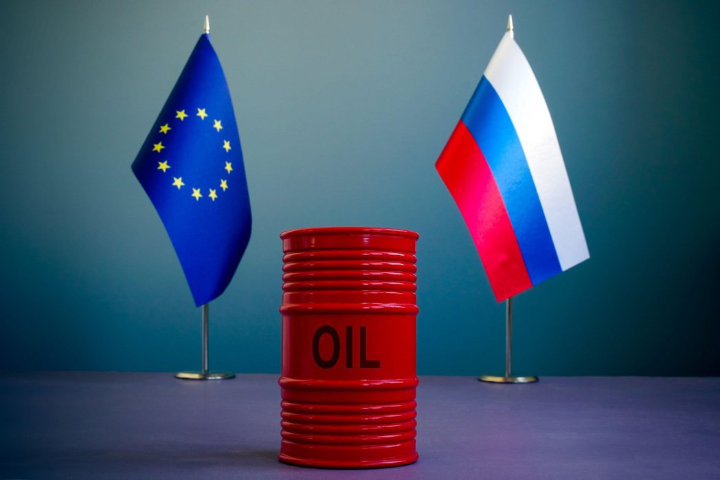 媒體報導，歐盟會員國的大使們23日未能商定俄羅斯原油所應獲准交易的最高價格。大多...