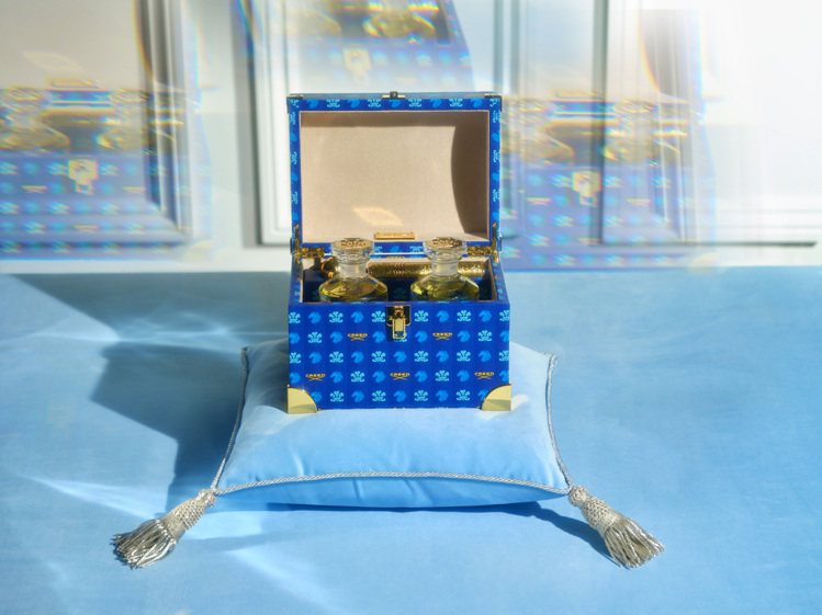 CREED法國海軍藍珍藏精品皮箱。圖／CREED提供