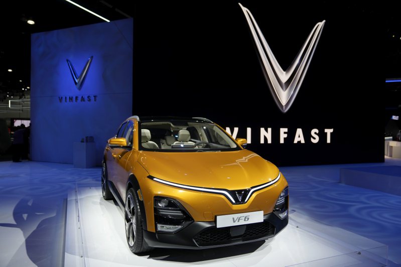 越南电动车制造商越快（VinFast），已出货首批的999辆汽车到美国加州，预计12月底前交付。（美联社）(photo:UDN)