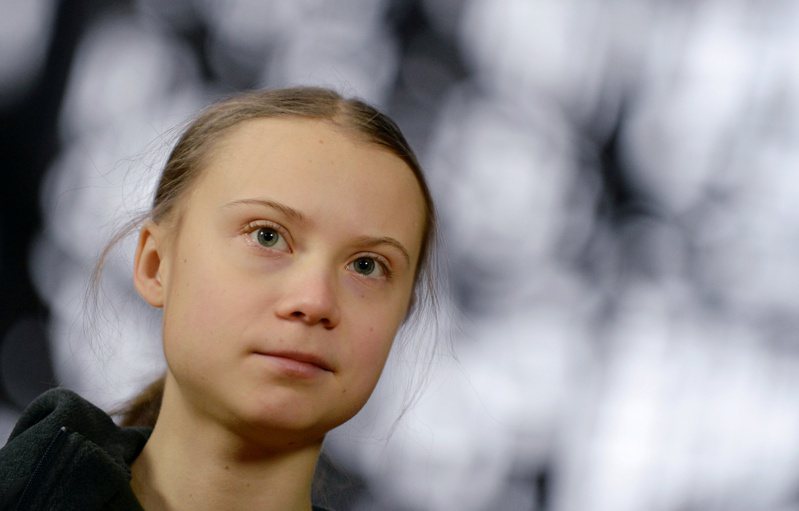 向来以激进环保斗士形象着称童贝里（Greta Thunberg），25日与上百位瑞典年轻人在斯德哥尔摩对瑞典政府提起集体诉讼，指控当局的气候政策违反宪法及欧洲人权公约。路透(photo:UDN)