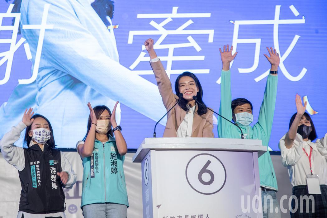 高虹安表示，她最感謝的是這一路以來陪著她的競選團隊和志工們。記者季相儒／攝影