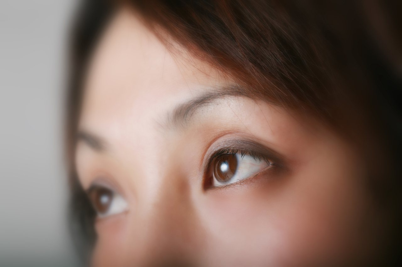 2005年眼科權威期刊《小兒眼科斜視雜誌》內有一篇研究表示，眼球運動只能稍稍改善「立體感缺乏」和「會聚不足」兩項問題，對改善近視並無效果。另外，3D立體圖原是用來檢查立體視覺，看太多只會讓眼睛覺得疲累而已。<br />圖／ingimage