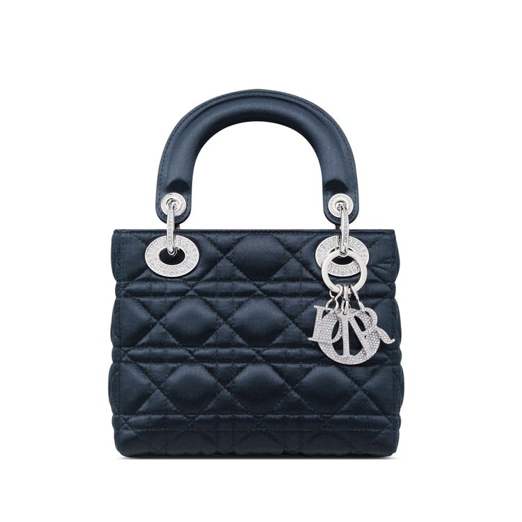 復刻款海軍藍緞面Lady Dior包，全球限量200只，價格店洽。圖／DIOR提...