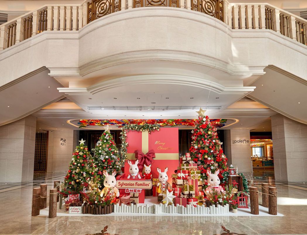 今年聖誕節台北美福大飯店特別邀請森林家族經典角色可可兔一家五口蒞臨美福陪大家過聖...