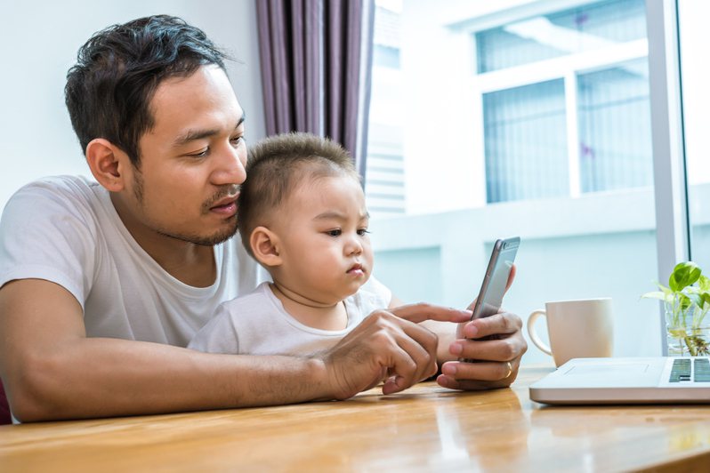 智慧家居市場規模連年攀升，民眾透過Wi-Fi網路串連家中裝置打造智慧家庭，經由設備紀錄生活數據提升整體生活品質。示意圖／Ingimage