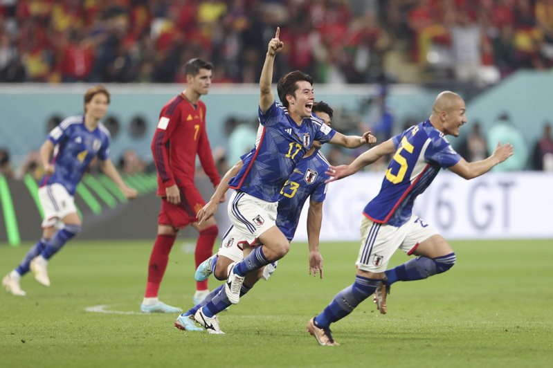 再一次奇蹟，日本小組賽打敗強敵西班牙。 新華社