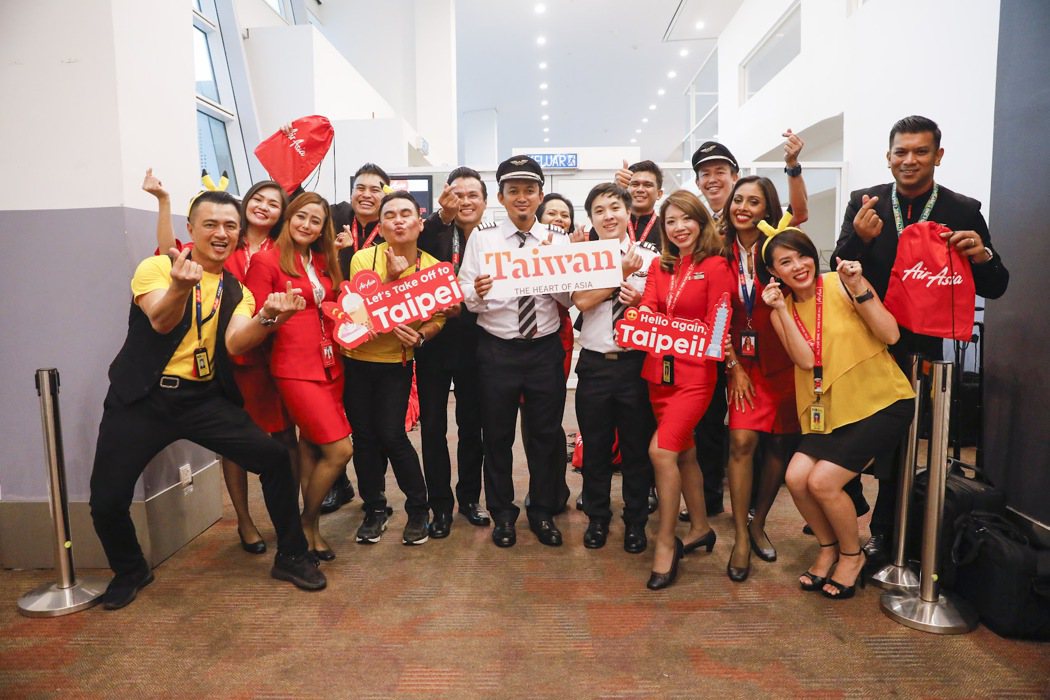 為慶祝台北吉隆坡復航，AirAisa於吉隆坡機場舉行慶祝活動。AirAsia提供
