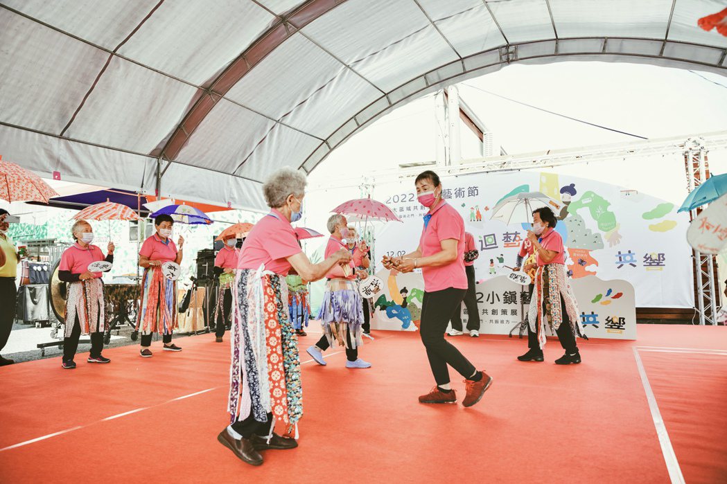 「2022年小鎭藝術節」大有社區開場舞。彰化生活美學館提供