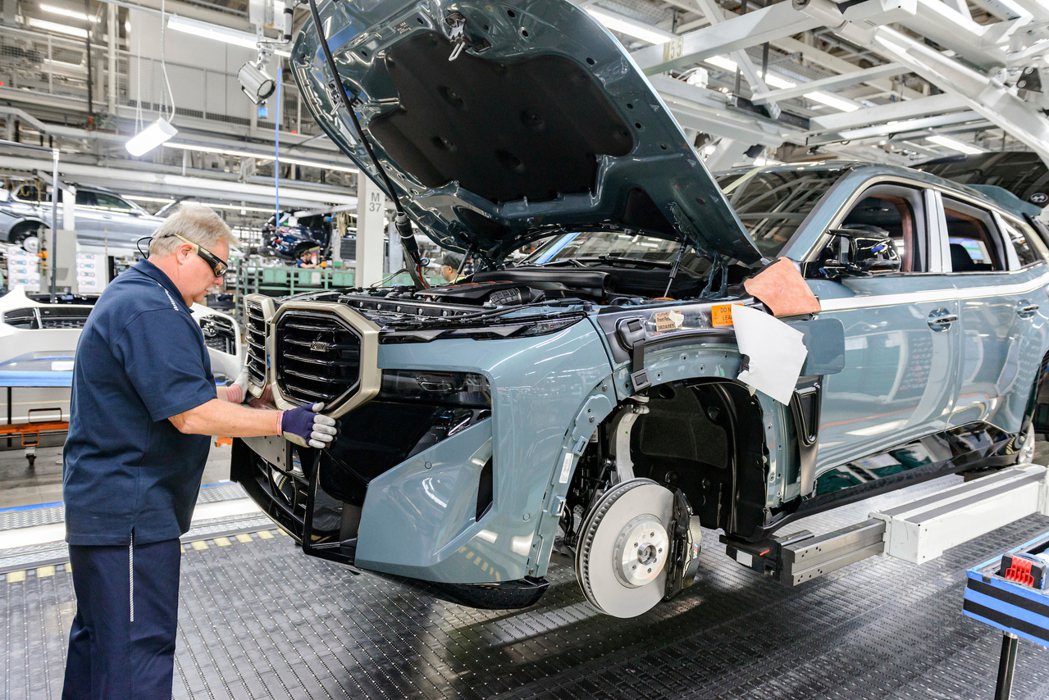 全新BMW XM在喻有「X系列故鄉」的美國南卡羅萊納州Spartanburg工廠...