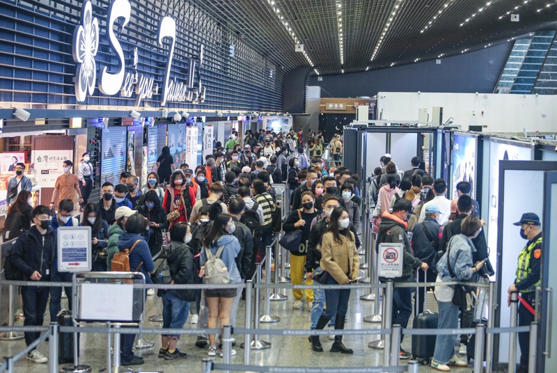 桃園機場旅客出境人數逐漸增溫。圖／聯合報系資料照片