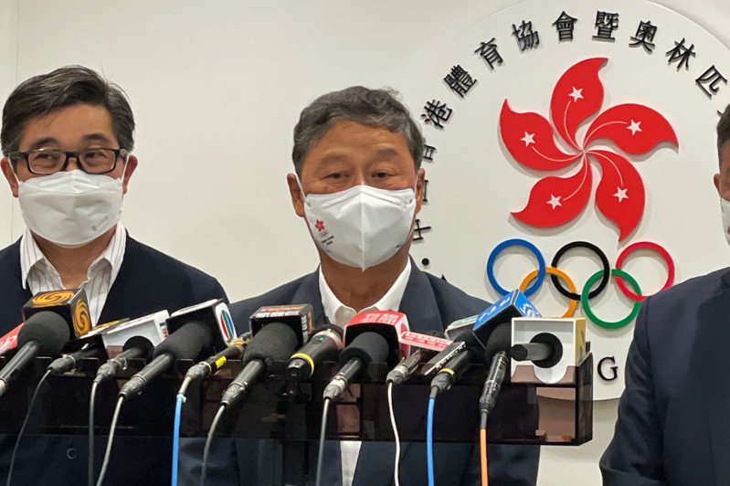 港協暨奧委會日前向轄下所有體育總會發出「香港運動員及隊伍參與國際體育賽事期間處理播放國歌和升掛區旗的指引」，即日生效。（香港中通社）