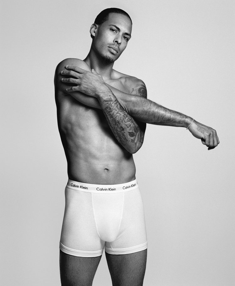 荷蘭國家隊隊長的Virgil Van Dijk詮釋Calvin Klein Underwear形象廣告。圖／Alasdair McLellan拍攝（Calvin Klein提供）