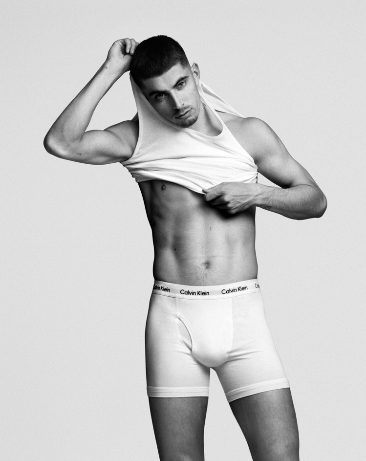 德國國家足球隊的Kai Havertz詮釋Calvin Klein Underwear形象廣告。圖／Alasdair McLellan拍攝（Calvin Klein提供）