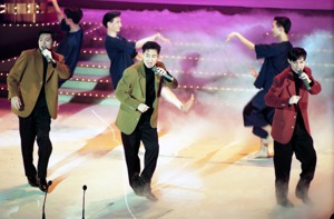 1991年12月6日第36屆亞太影展頒獎典禮，草蜢隊在表演節目中演唱廣東歌。圖／聯合報系資料照片