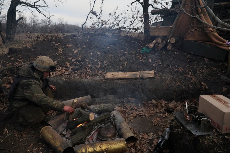 「基輔獨立報」報導，烏克蘭軍方一名發言人4日表示俄軍在不顧一切試圖奪取頓涅茨克州東部的巴赫姆特之下，每天約損失50至100名士兵。路透