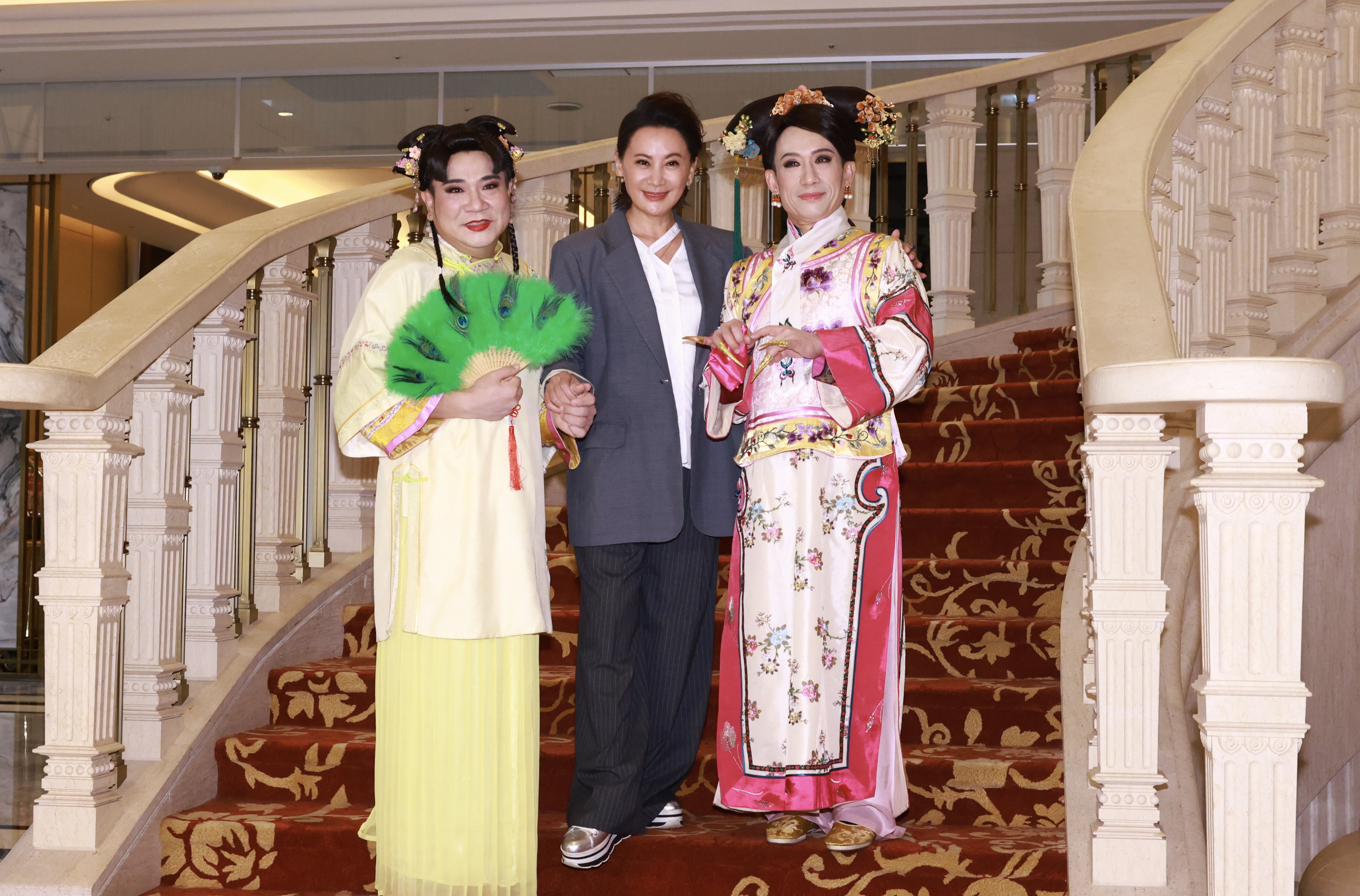 白雲（左起）、陳亞蘭、郭子乾出席舞台劇「嘉慶君遊台灣」發布會。記者王聰賢/攝影
