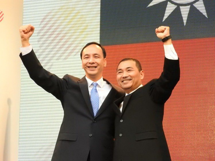 國民黨主席朱立倫（左）、新北市長侯友宜（右）。   圖/聯合報系資料照