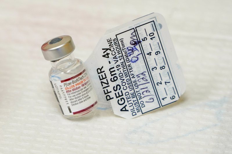 英国MHRA已核准辉瑞幼儿疫苗用于6个月至4岁幼儿的基础接种。美联社(photo:UDN)