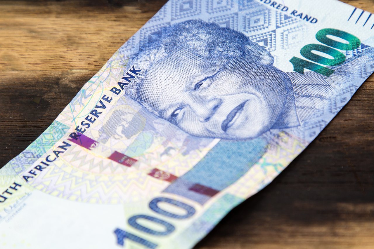 近日傳出南非幣基金配息延遲，影響購買南非幣基金的基金投資人，尚未收到固定配息。 ...