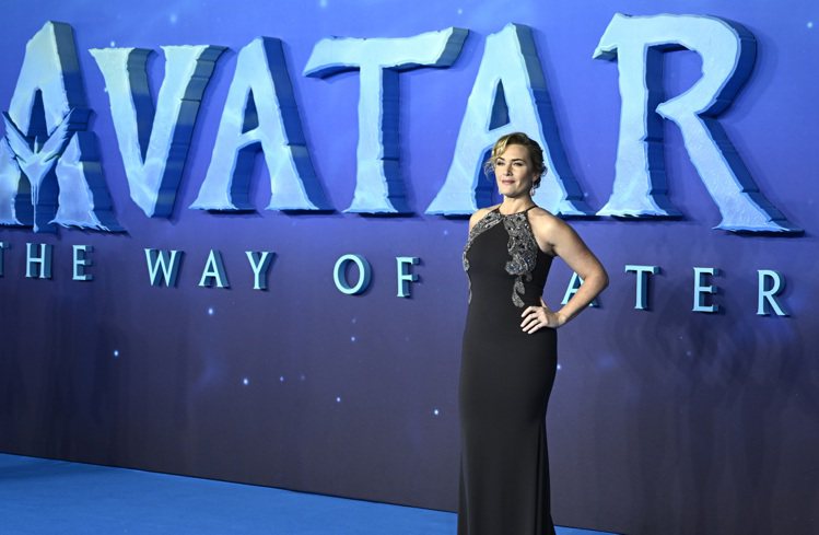 凱特溫絲蕾出席「阿凡達2：水之道」首映會。圖／迪士尼提供