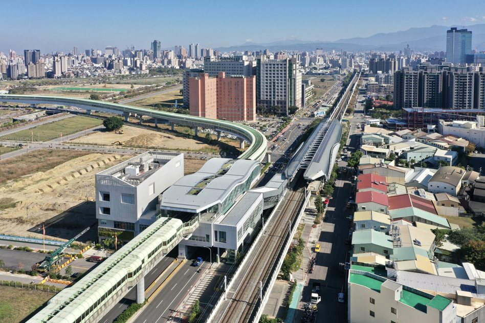 捷運通車帶動下，文心、大慶新商圈儼然形成，也帶動13期重劃區急速發展。記者宋健生/攝影