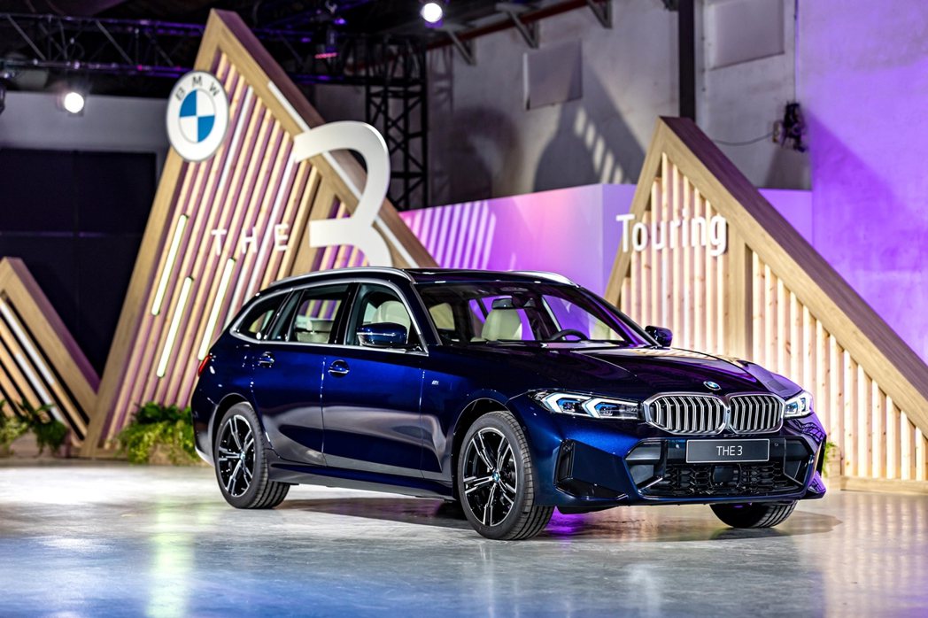 全新BMW 3系列Touring更刻劃出獨到的運動輪廓詮釋絕佳車身比例，結合從車...