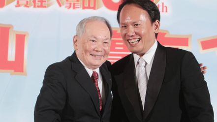  泰山集團前總裁詹仁道(左)近日公開證實持股已賣給龍邦。本報系資料照