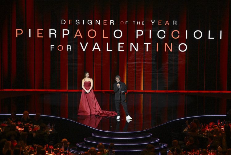 Valentino創意總監Pierpaolo Piccioli榮獲BFC英國時尚...
