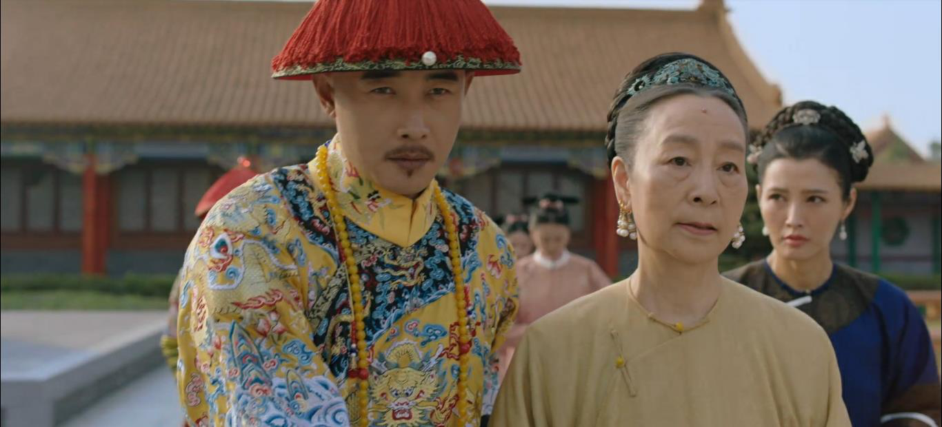 羅晉(左)在「天下長河」飾演的康熙帝與奚美娟飾演的孝莊太皇太后借錢治水。圖／MyVideo提供