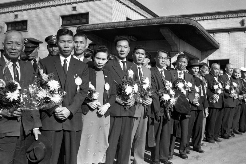 1961年12月11日，當年度各界好人好事代表搭乘專列車抵台北。圖／聯合報系資料照片
