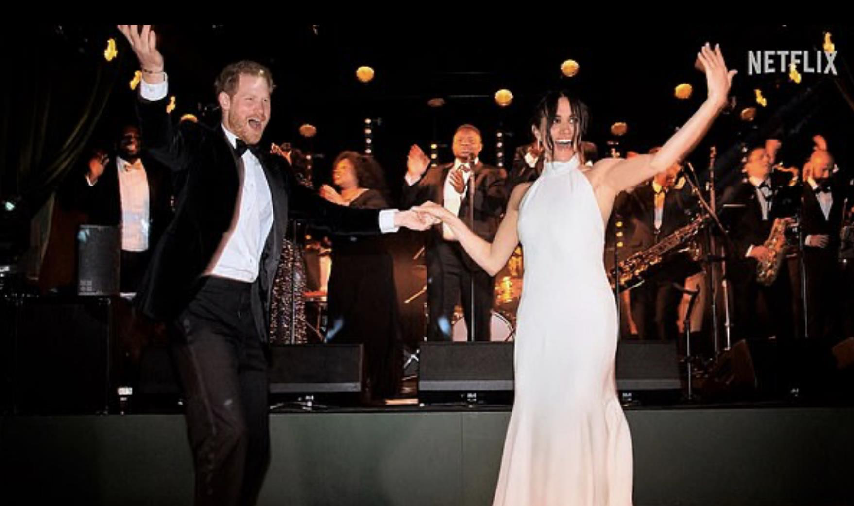 「哈利王子與梅根」呈現兩人婚禮歡樂情形。圖／摘自Netflix