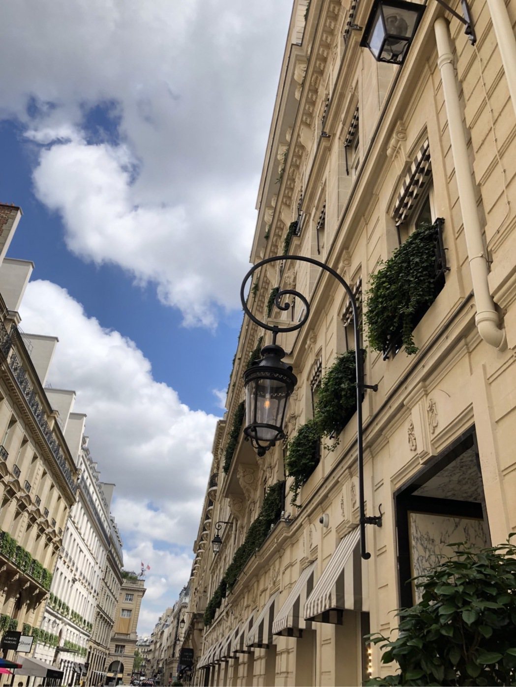 尚馮索．皮耶在巴黎最大也最知名的二星餐廳Le Grand Restaurant曾...
