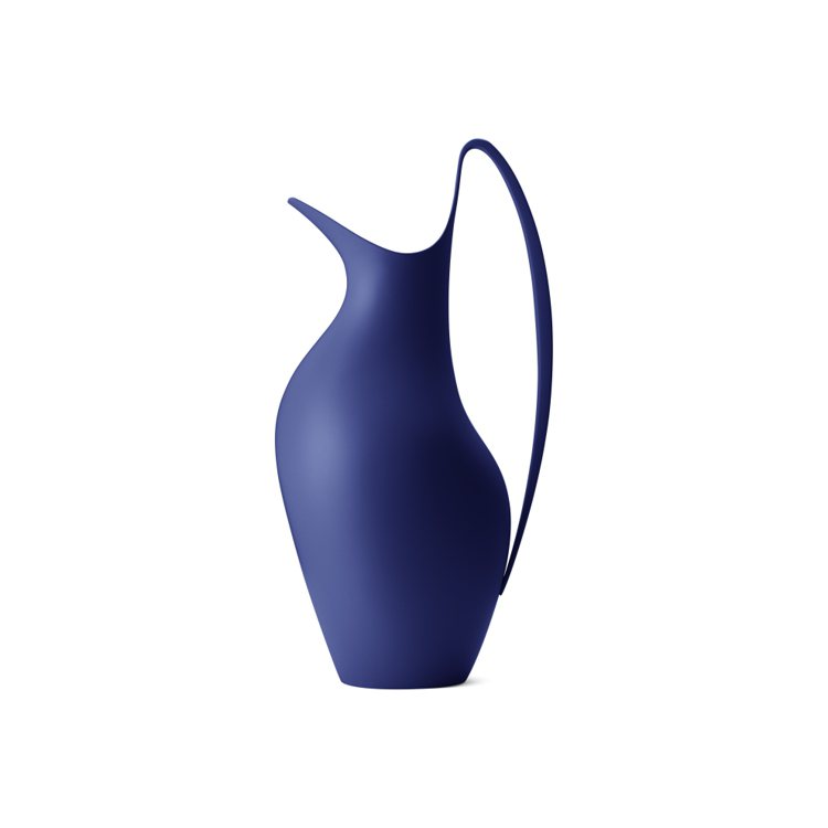 HENNING KOPPEL系列塗漆不銹鋼1.2L水壺經典藍，7,500元。圖／喬治傑生提供