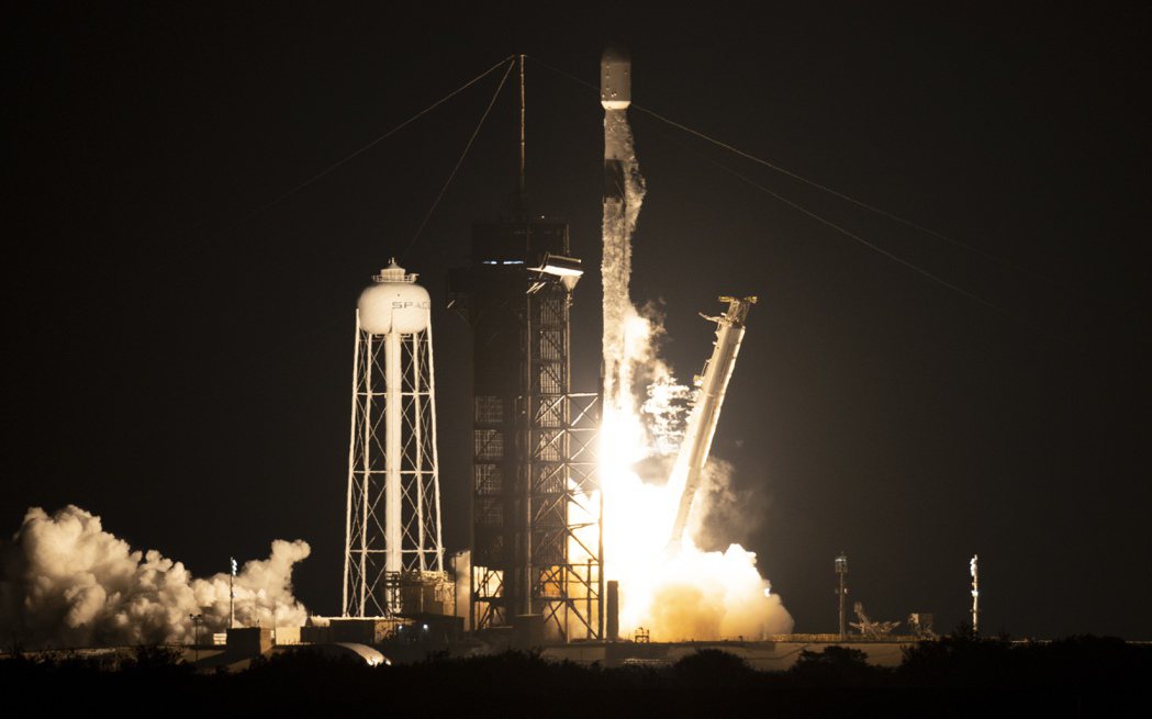 SpaceX發射獵鷹九號火箭，將NASA的「X射線偏振觀測衛星」送上太空，202...