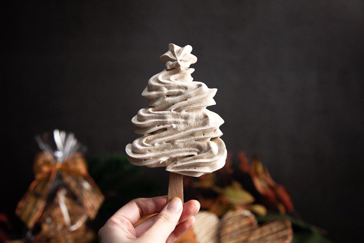 深法「伯爵蛋白餅聖誕樹」，150元。圖／深夜裡的法國手工甜點提供