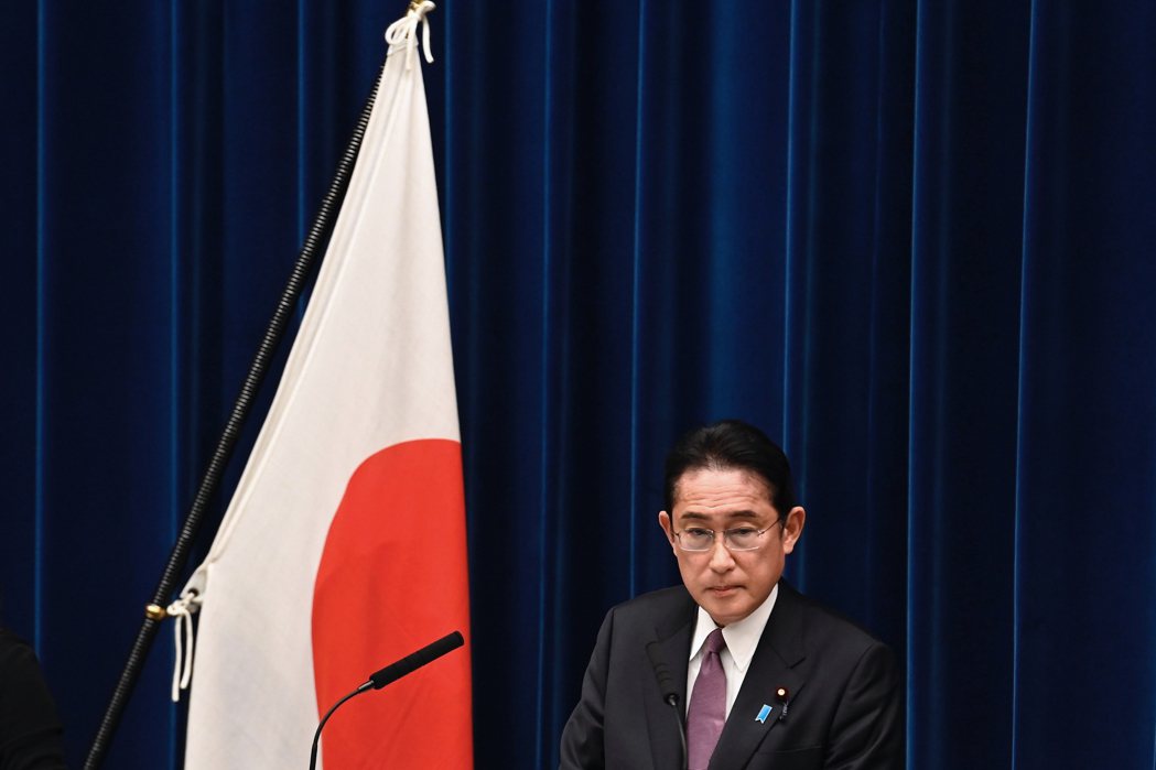日本首相岸田文雄16日說明「國安3文書」的內容。美聯社