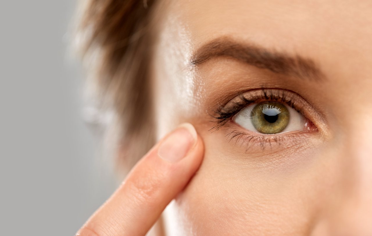 眼皮不正常跳動可以當作一個人健康狀況的警報器，它常見於下列疾病的患者身上。