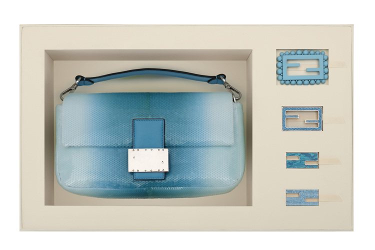 綠松石藍色Sarah Jessica Parker X FENDI Baguette Capsule限定系列包禮盒套裝。圖／FENDI提供
