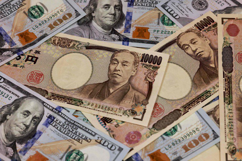 日本銀行（日本央行）總裁黑田東彥昨宣布調整日銀殖利率曲線控制計畫，導致日圓急遽升值。法新社