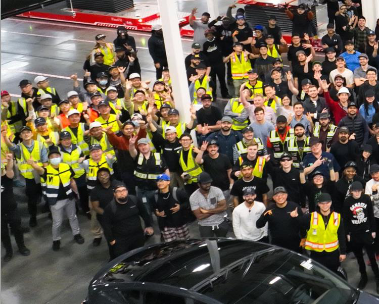 上周，特斯拉庆祝奥斯汀厂创下一周生产3,000辆Model Y的新里程碑时，朱晓彤本人也现身其中。/撷自Tesla(photo:UDN)