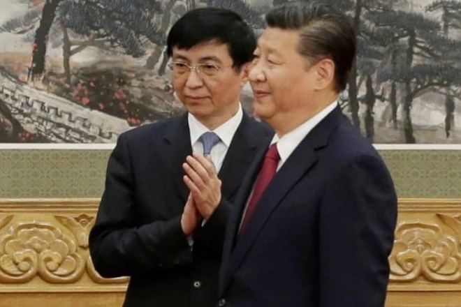 王滬寧（左）將接中共政協主席，掌管對台統戰。 路透