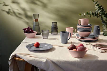 北歐櫥窗的Rosendahl，推出Grand Cru Colourful Bowl彩日餐碗、餐盤、馬克杯系列。圖／北歐櫥窗提供