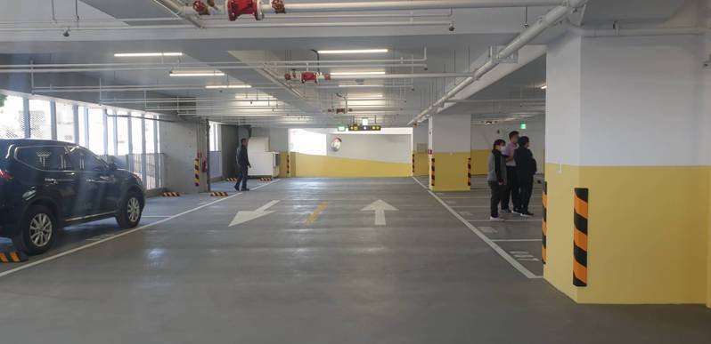 台中市沙鹿區沙田停車場今天啟用 ，可解決附近交通和停車問題，明年二月底前免費停車。記者游振昇／攝影