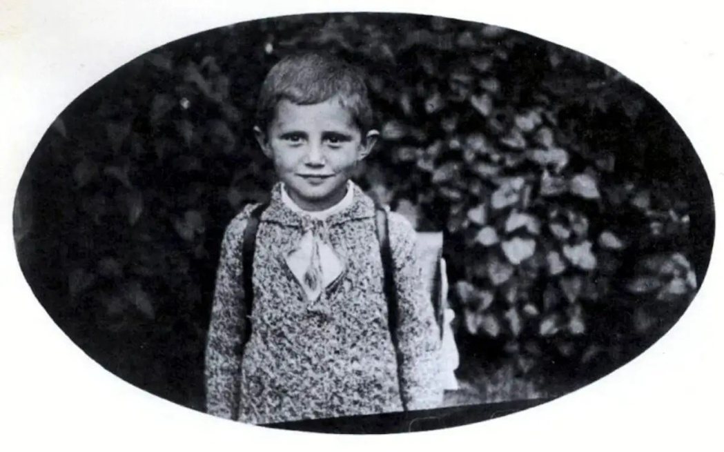 1932年，5歲的拉辛格。 圖／歐新社