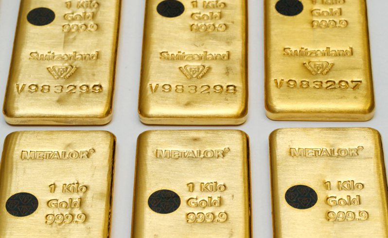渣打集團調研顯示，有近四成大陸富豪將投資黃金抗通膨。（路透）