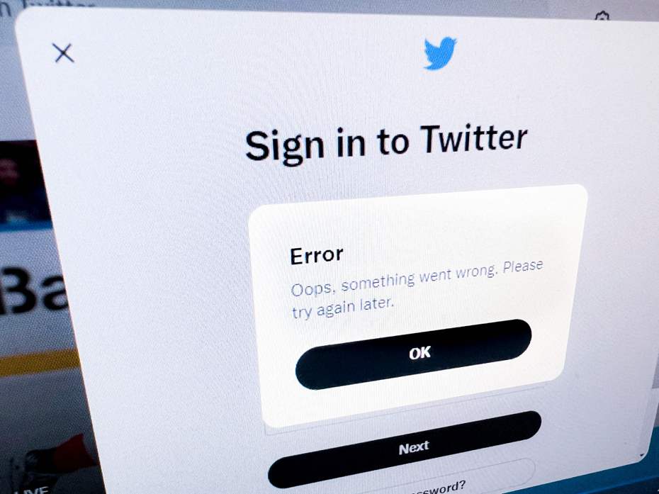 全球社群平台「推特」傳出大當機情況，大量用戶無法登入、僅出現「回報錯誤訊息」的畫面。法新社